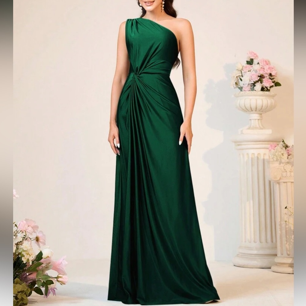 Elegant Dark Green One-Shoulder